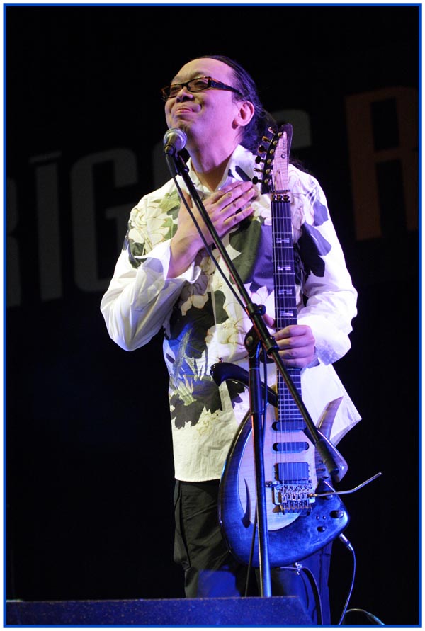 Nguyên Lê 08/07/2006 in Riga © by Dainis Bushmanis